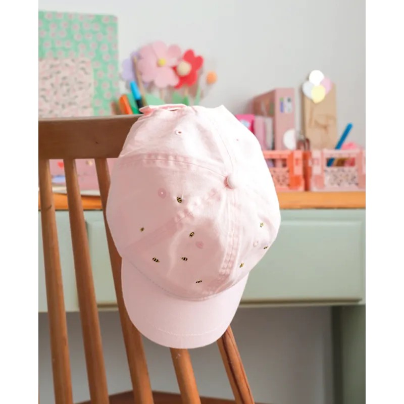 JE DÉCOUVRE LA BRODERIE