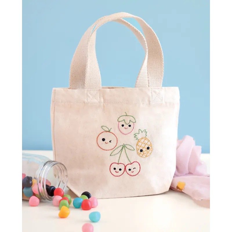 JE DÉCOUVRE LA BRODERIE