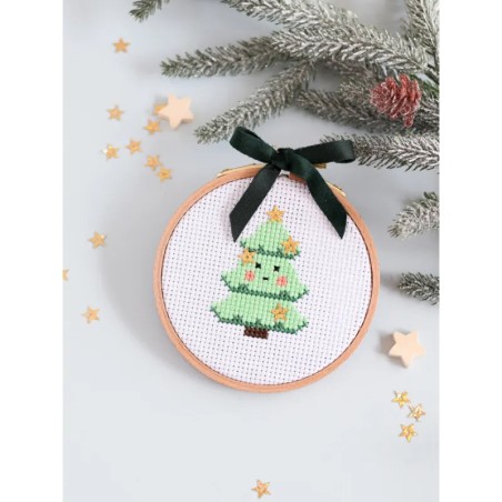 JE DÉCOUVRE LE POINT DE CROIX