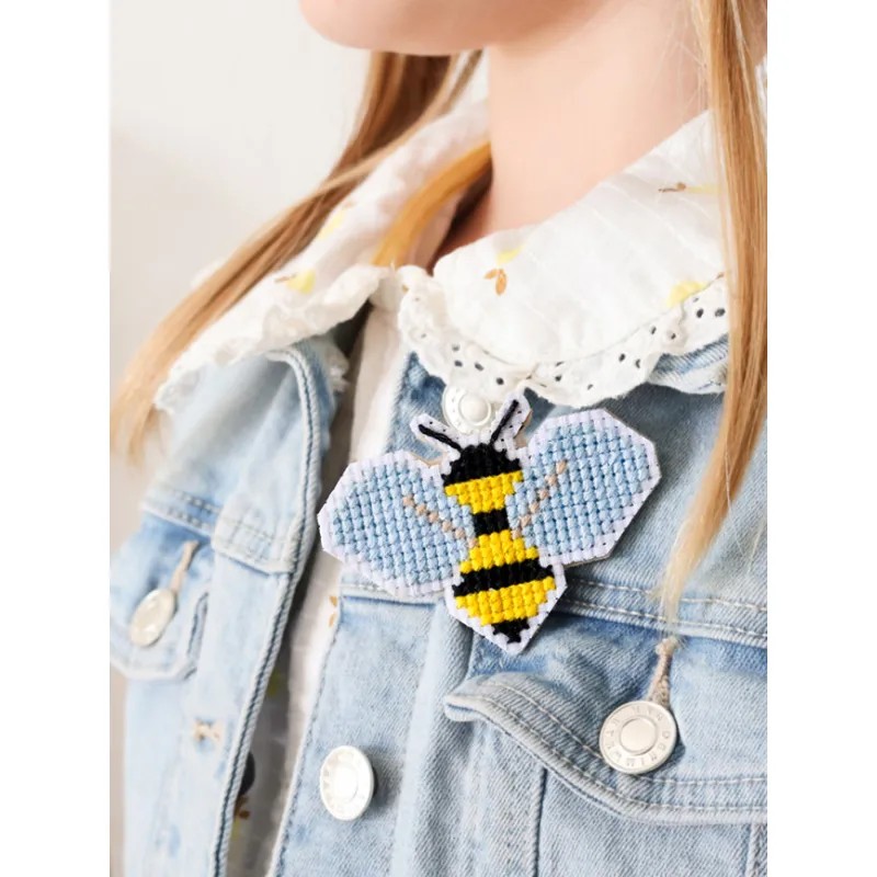 JE DÉCOUVRE LE POINT DE CROIX