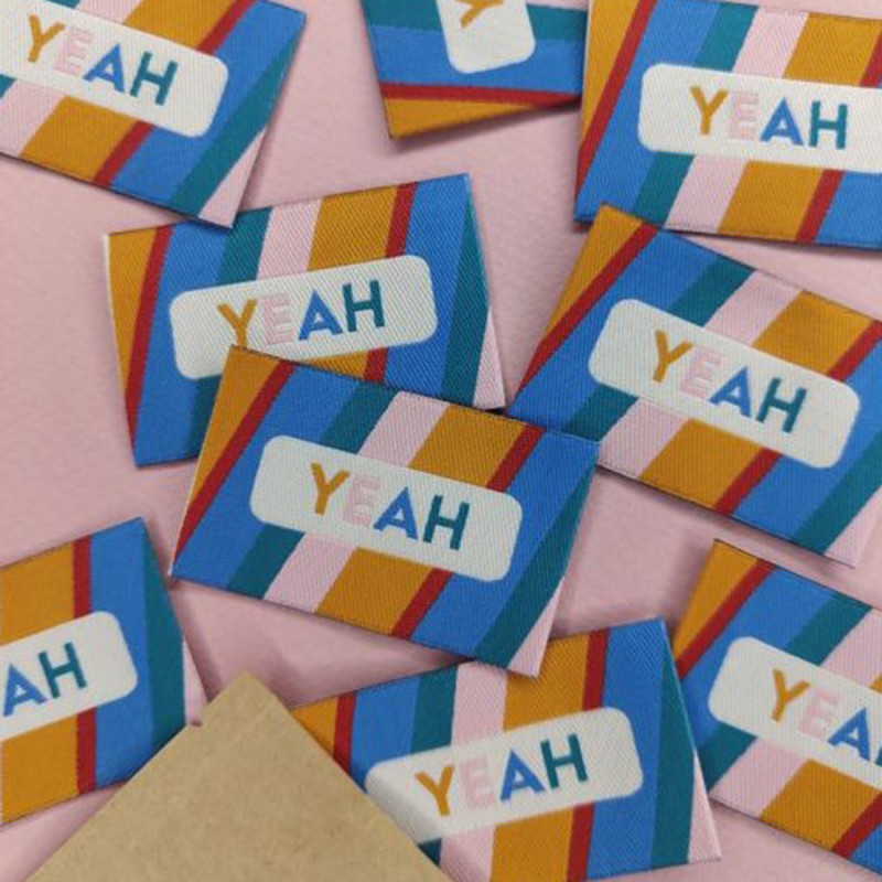 ÉTIQUETTE À COUDRE "YEAH"